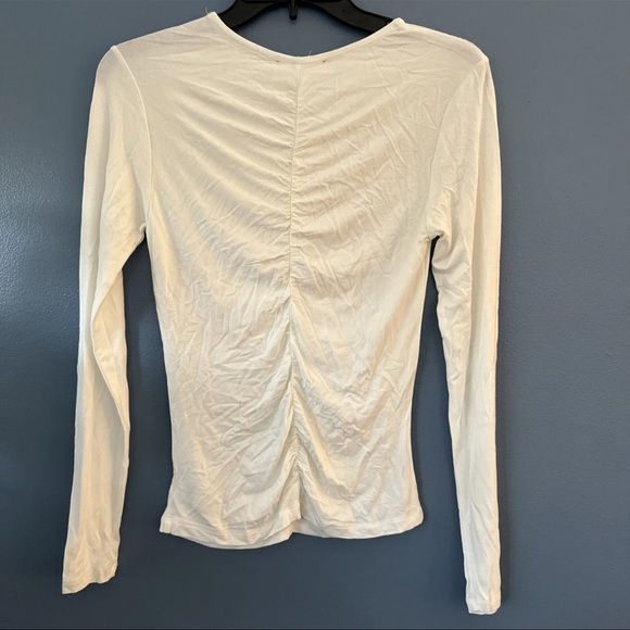 Sanctuary Women's Ruched Long Sleeve Crop Top Cream - Picture 3 of 5